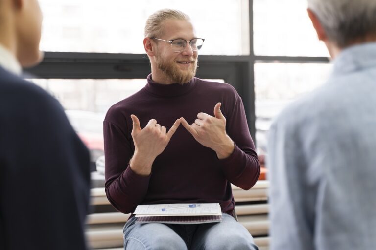 Interprete de libras quanto ganha e como se tornar um